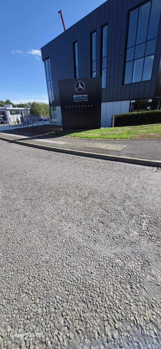 laverty9's tweet photo. Working at Mercedes and Aston Martin while the practice in on,
Never seen so many people with headsets locked into a screen https://t.co/ymfvzp7anW