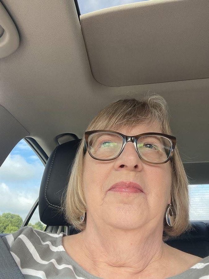 DesyAngelina9's tweet photo. One of my anonymous messages from last night told me they missed my selfies. So, here you go mystery person. 😊😂 https://t.co/C0fz5IlWY8