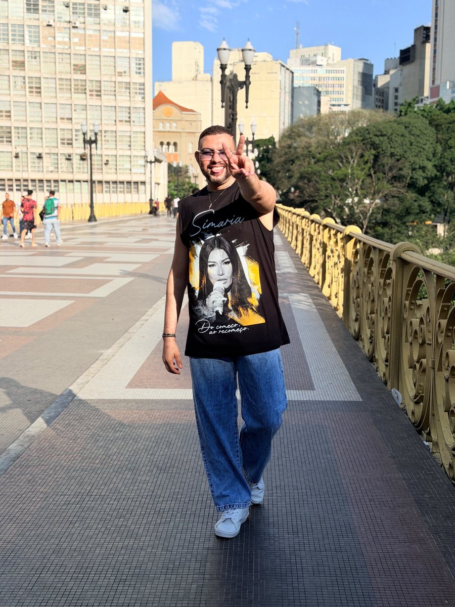 Raveloliveirah's tweet photo. Peguei minhas malas, enfrentei a distância e viajei movido por um único propósito: viver esse sonho.
Porque quando algo realmente importa. Hoje fica a certeza de que alguns sonhos só precisam de coragem para serem REALIZADOS! https://t.co/0gmmbjLG7l
