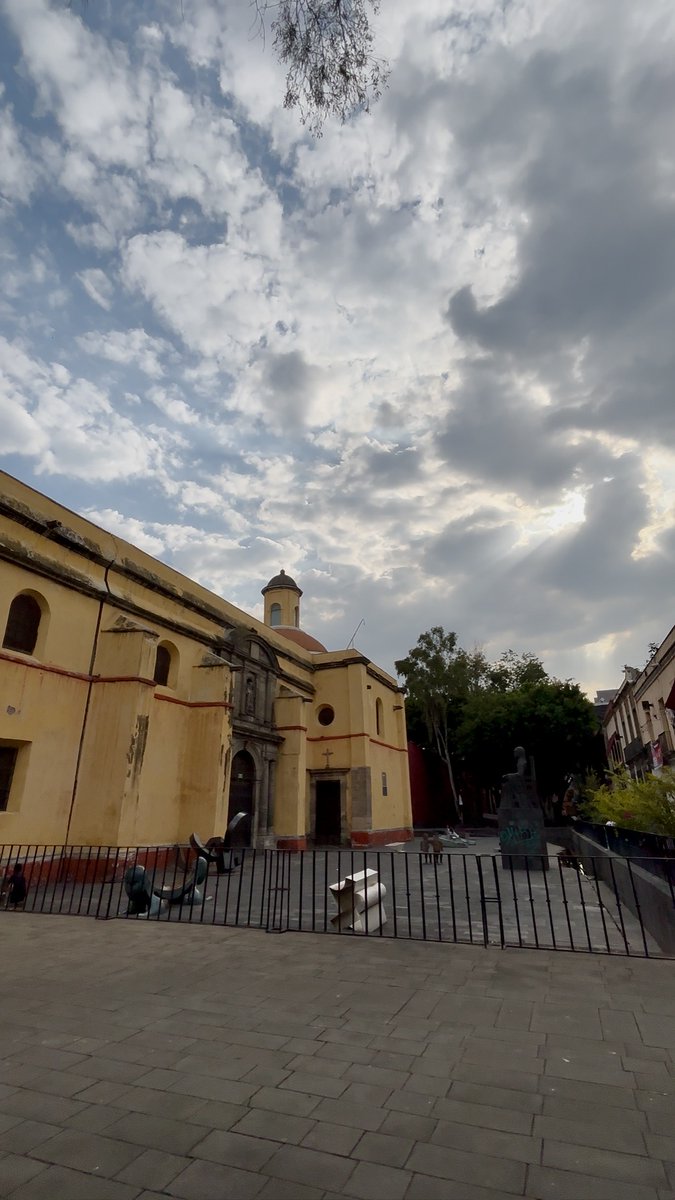 RafaKaxio's tweet photo. Una tarde distinta descubriendo cine independiente y disfrutando de los espacios del Centro Histórico. De esos planes que valen la pena para desconectar un rato.

#RafaKaxio https://t.co/Xl4s68kTD4