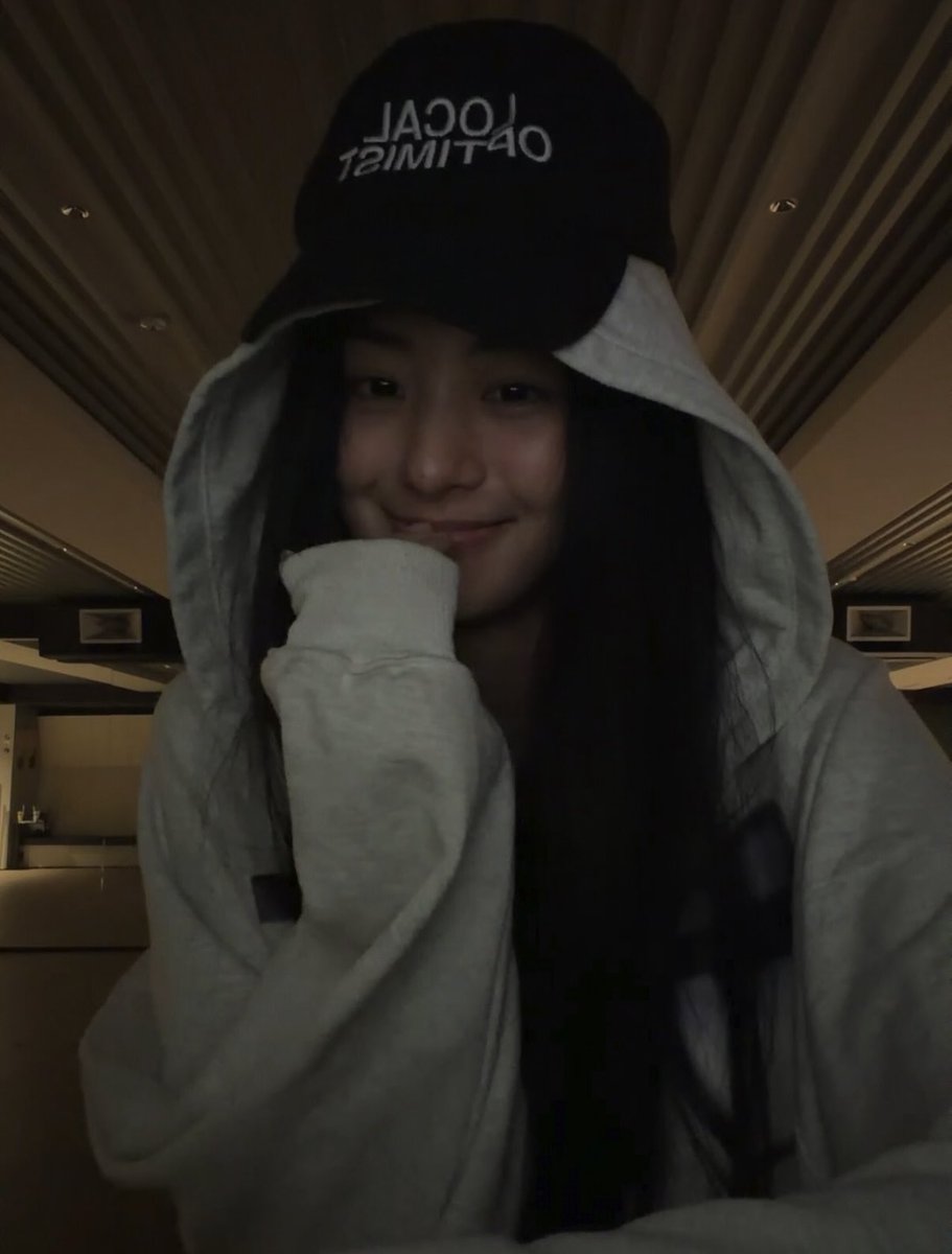 wonnaverse's tweet photo. THIS gawon with THIS yunjin https://t.co/pgehithBQ3