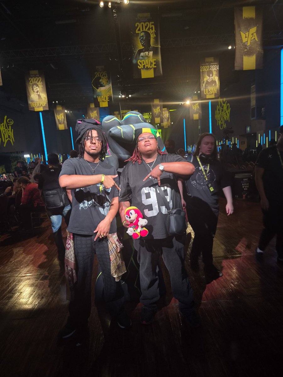 _baby_boiii's tweet photo. Avec Lil Knucks et mon ptit frère @FiveRomi (soyez présent pour l'#UFAshionWeek demain pour lui donner de la force 🤟🏾) https://t.co/JMis9CCMEP