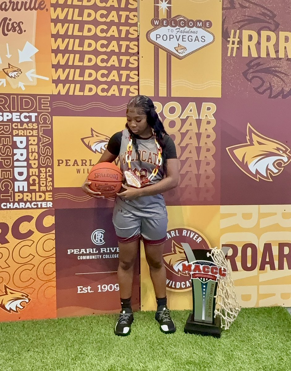 HooperNiya27's tweet photo. My #Officialvisit to @PearlRiverWBB was great! Thank you Coach @ShanaeGovan and Coach @CoachPippen, players, and staff for the amazing hospitality! #RollRiverRoll 🌊 https://t.co/Z2Lqe2hAIf