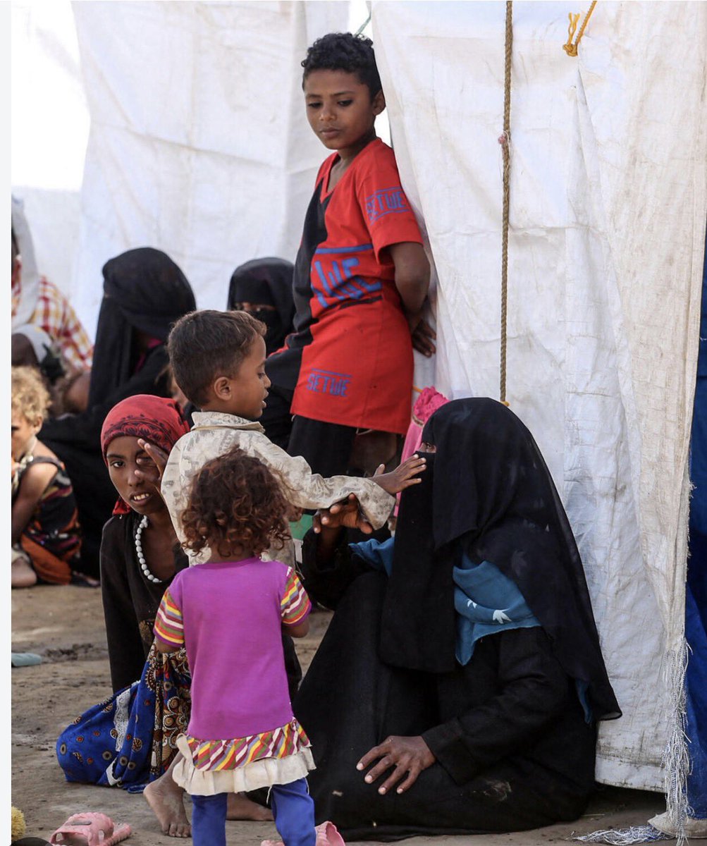 Ilyasdawaleh's tweet photo. The first humanitarian consequences of the war in #Yemen have already reached #Djibouti’s shores. 
So far, 500 refugees have arrived in the coastal city of Obock, including women and children rescued at sea from boats stranded without fuel. The #Djiboutian #Navy, #CoastGuard and specialized Djiboutian institutions are doing an outstanding job conducting rescue operations and providing emergency assistance.