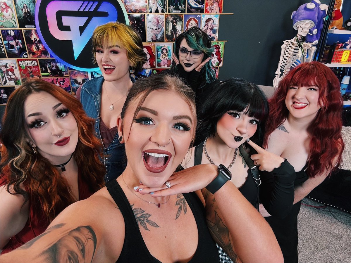 WatchGirlsPlay's tweet photo. It’s our Partner Anniversary today! And the gangs all here! Come celebrate with us on stream! Hope to see you all there! 💜 https://t.co/kGXR0Ho45B