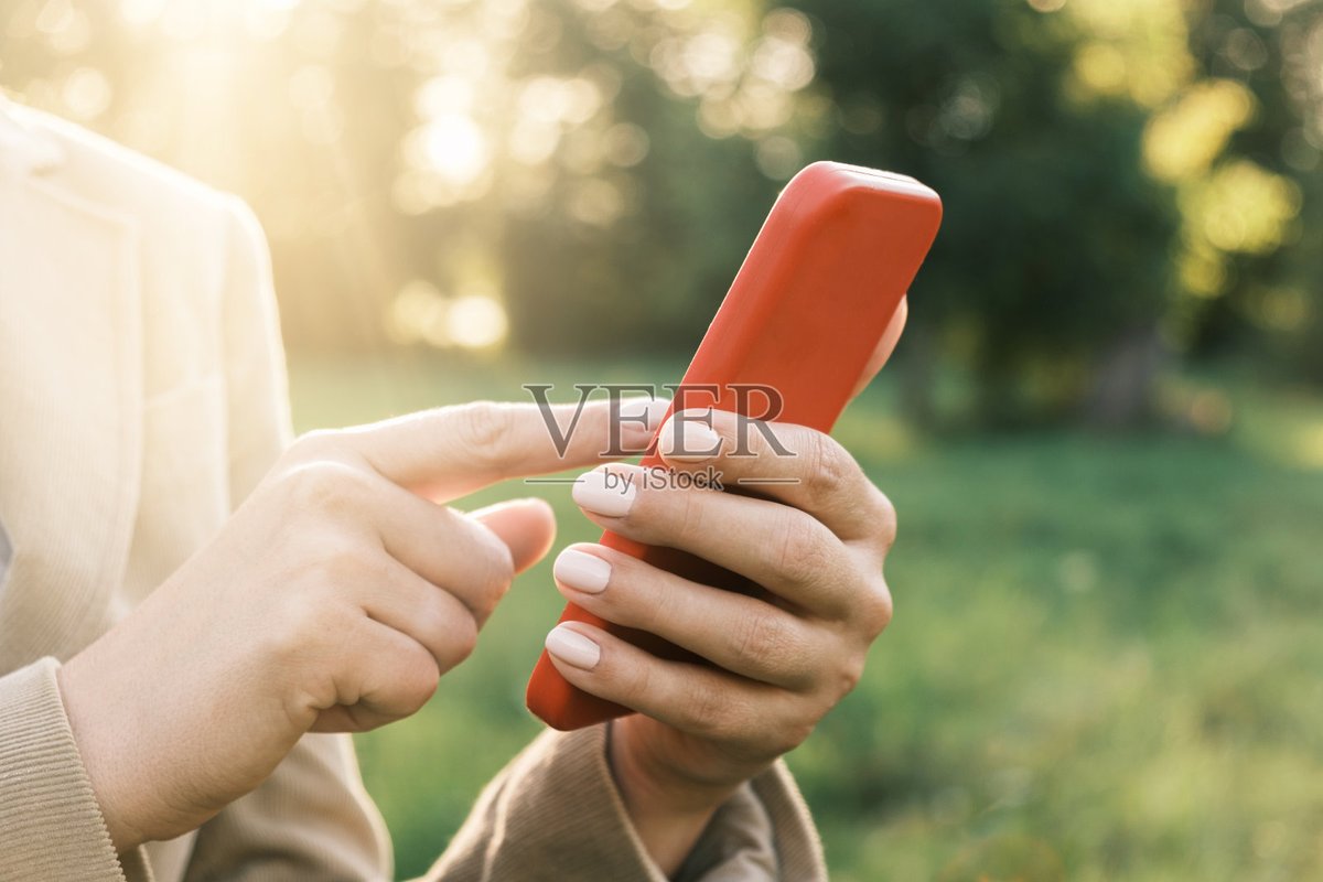 HildredScevm's tweet photo. Para los principiantes en fotografía: empieza con tu teléfono! Captura momentos simples como sonrisas o atardeceres, solo ajusta la luz y el enfoque. No necesitas equipo caro, solo curiosidad. https://t.co/IeY3NrUd3G