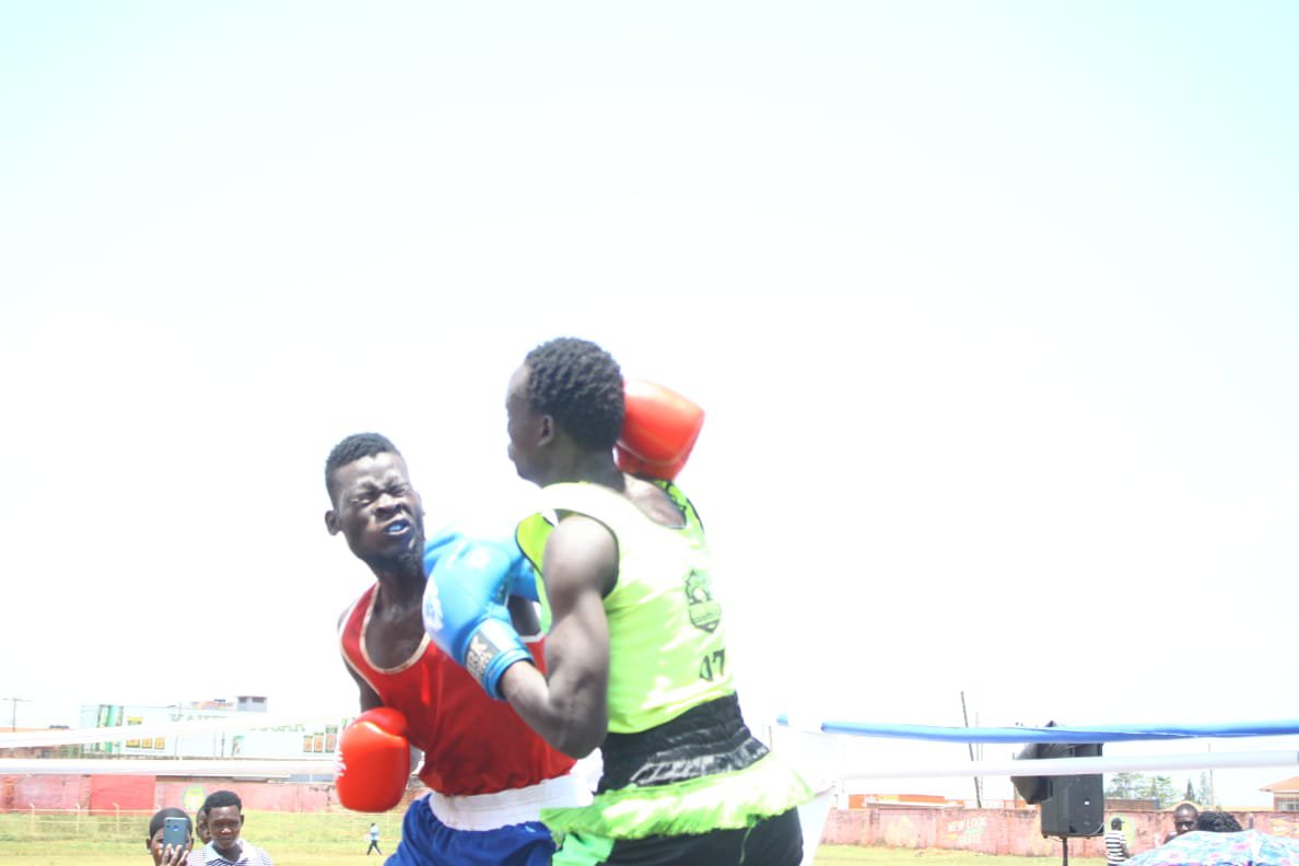 SabulaSports's tweet photo. 🥊 CHAMPIONS! Teso Ring Warriors from Soroti crowned Overall Champions of Eastern Region Novice Boxing Championship 2026 at Kyabazinga Stadium Bugembe.
They beat 17 clubs to take both Overall &amp; Elite trophies. 139 boxers competed.
Next: Nationals, Sept 19, Lugogo https://t.co/AxNflrkHuQ