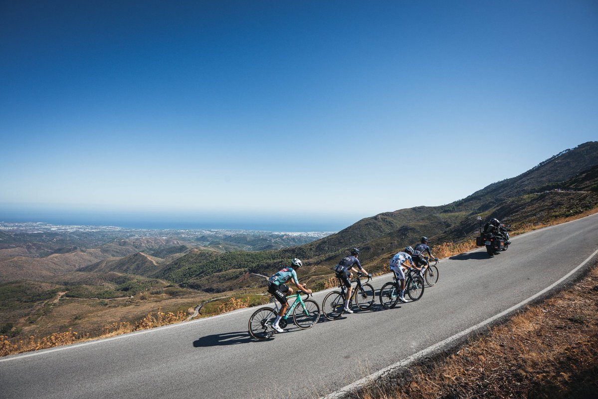 lavuelta's tweet photo. A selection of the best photos from stage 19! 🏁 🚵

¡Aquí tenéis las mejores fotos de la etapa 19! 🏁 🚵

#LaVuelta26

📸 @cxcling https://t.co/EjyJTh89f2