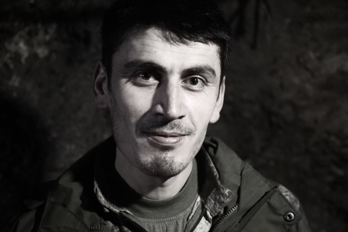 rosidamerdin's tweet photo. Heybeta te weke çîyayên Serhedê bû. Weke Dara jîyanê tu bû rê ya heqîqetê… 
Bi hez kirin û rezdarî.

Şehîd Dara Tolhildan https://t.co/wtrEIjXpbf