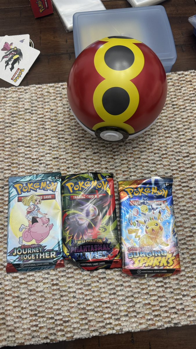 JuarezCollectz's tweet photo. Had more luck in person than online 😂 #Pokemon https://t.co/8enLk2NpAJ