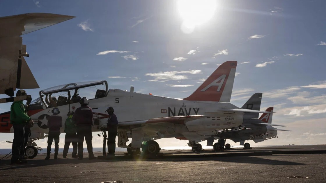 aircraftcarrier's tweet photo. Ready for takeoff! Navy T-45C Goshawk jet trainers line the flight deck of USS Dwight D. Eisenhower (CVN 69), showcasing the precision, preparation and teamwork behind naval aviation.
#USNavy #USSDwightDEisenhower #CVN69 #T45C #Goshawk #NavalAviation #FlightDeck #SeaPower https://t.co/t2TCUVZ5vV