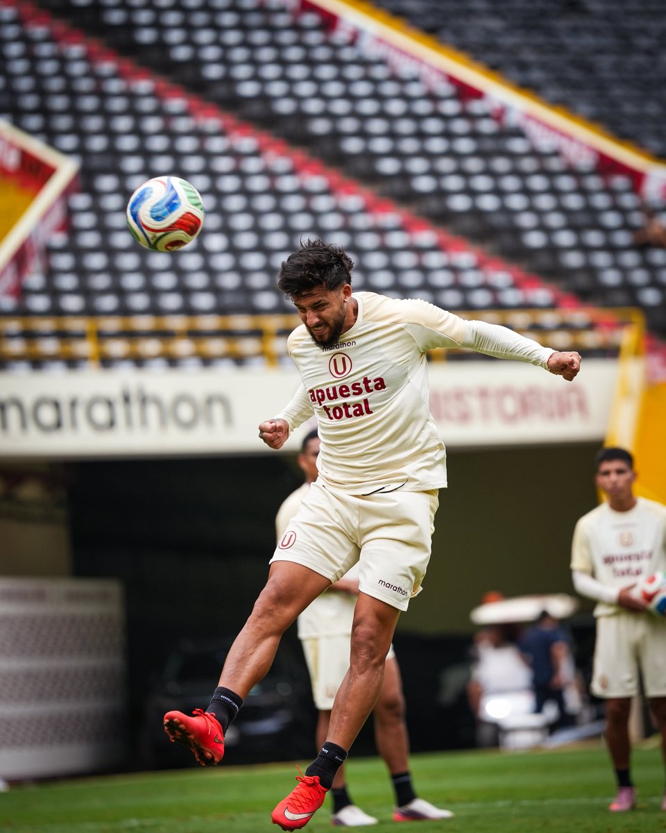 Universitario's tweet photo. 𝗟𝗜𝗦𝗧𝗢𝗦 𝗣𝗔𝗥𝗔 Ⓤ𝗡 𝗗𝗘𝗦𝗔𝗙𝗜́𝗢 𝗠𝗔́𝗦 🔥

Entrenamiento en el @Monumental_U_ ✅
Alianza Lima 🔜

#ConLaUsiempre https://t.co/lcPdDRSIMp