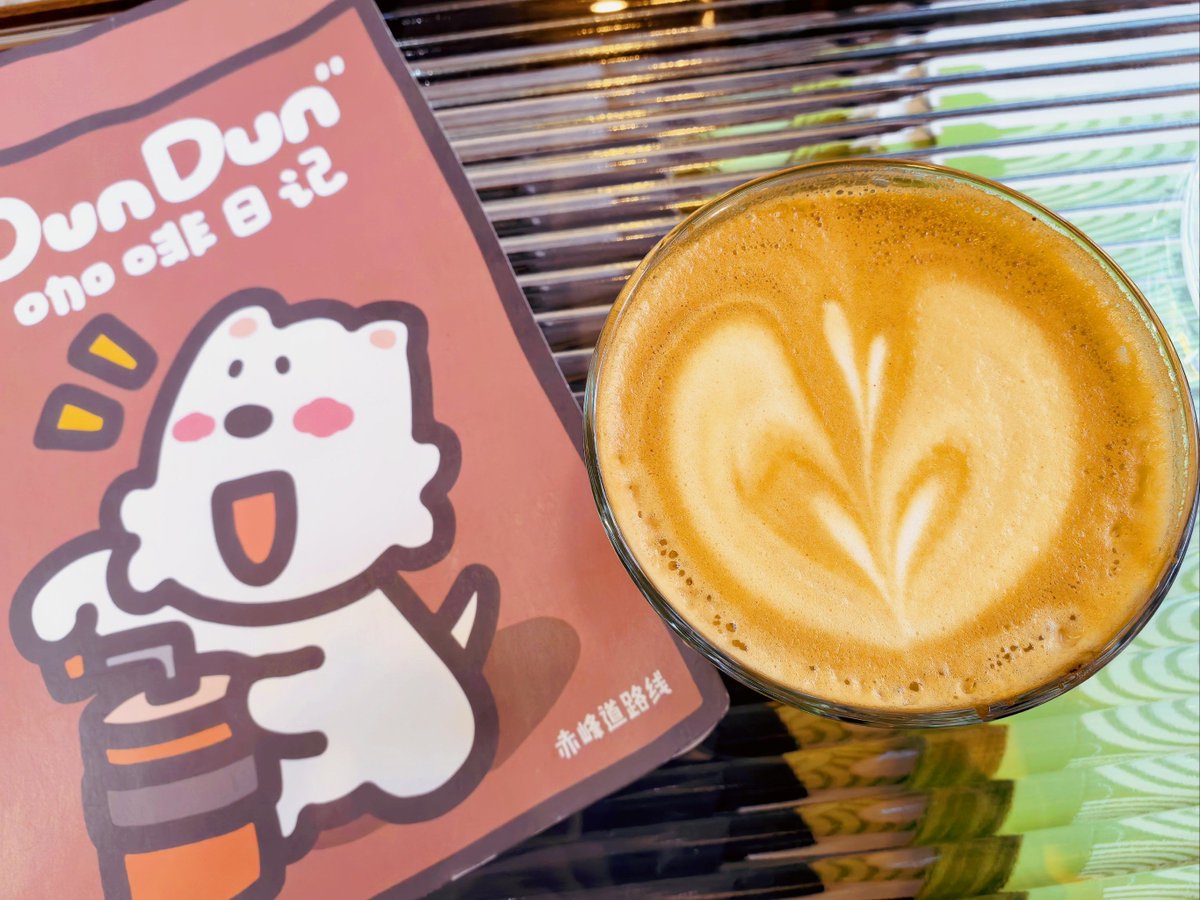 appln651434's tweet photo. Tried the glow-in-the-dark iced matcha latte at the new downtown café—game-changer for my morning routine! ， https://t.co/LtVG11yKeB