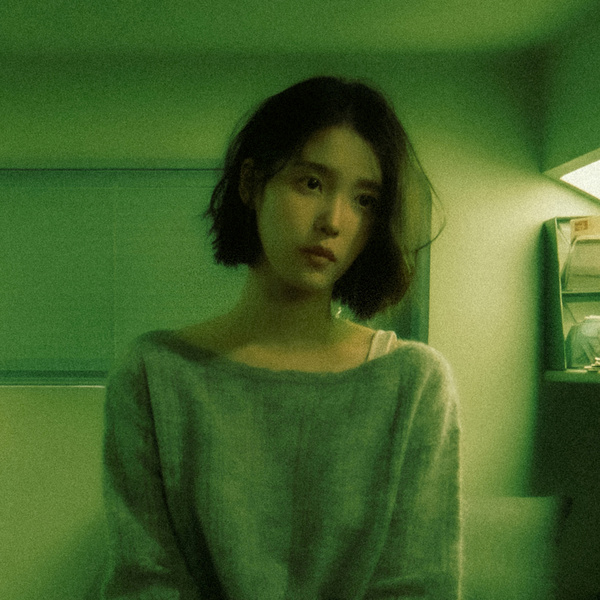 kchartsmaster's tweet photo. “Unknown Planet” by IU debuts with 178,790 streams on Spotify Counter. https://t.co/zMpidcjRK1
