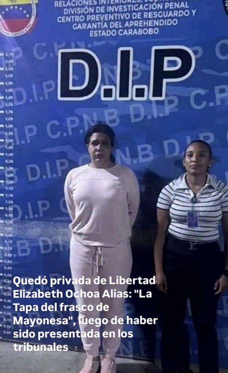 AngelLopeez's tweet photo. Elizabeth Ochoa “La tapa del frasco” queda detenida luego de su presentación en los tribunales.

Para los que les gusta “chapear” en Venezuela. El chavismo es un “sálvese el que pueda” y no va a pensar en nadie. https://t.co/mEmsOHWOqV