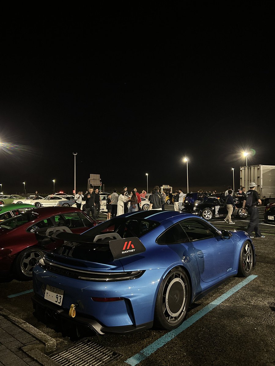 satoshi07799's tweet photo. mantheyの992.2GT3WP
オーナーさんと話できて良かった。空力で別物だそうな。脚はノーマルでトラックとスポーツの中間程度の乗り味らしい〜WPに鉄ローター、マグホイールで6MTにマンタイ。チョイスが渋すぎる。 https://t.co/3pvkVTDHUX