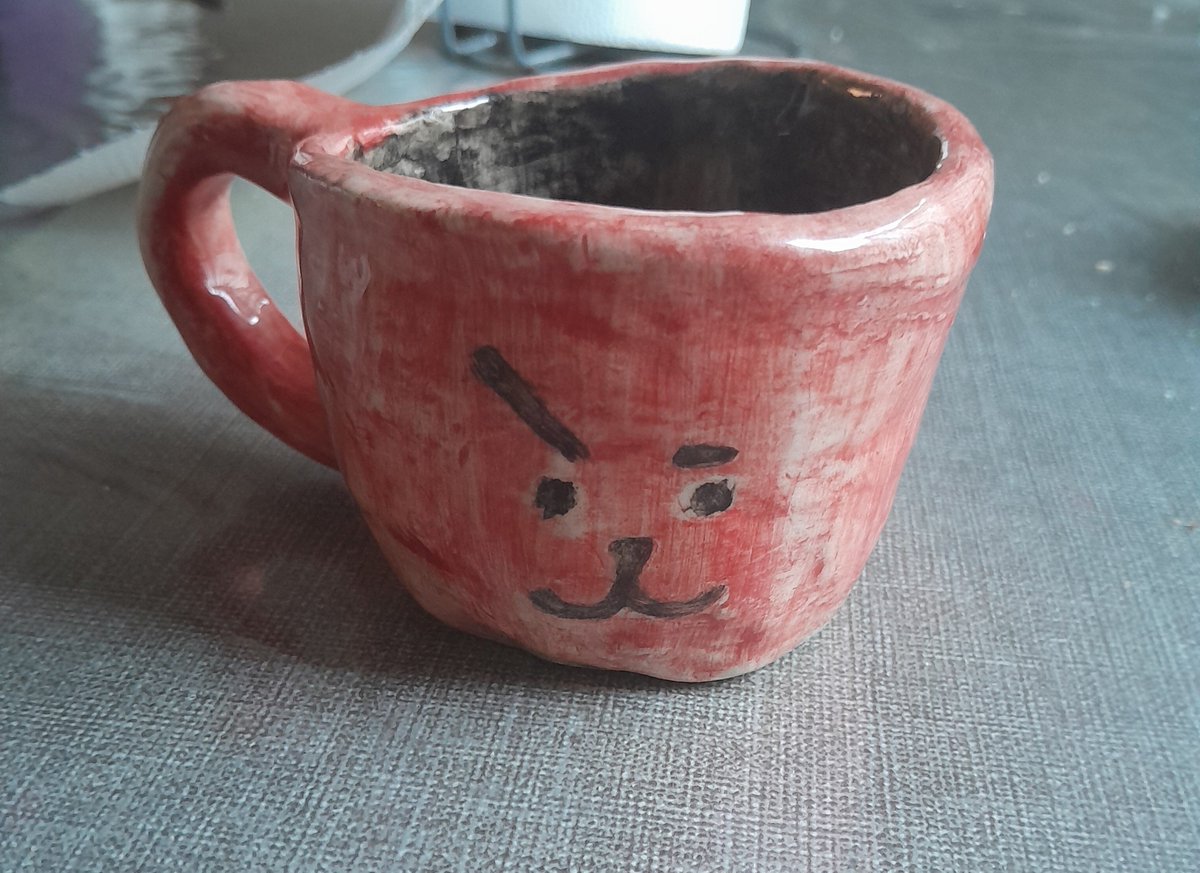 rain777jjk's tweet photo. amiga estas bien? es que apenas tocaste mi taza hecha a mano https://t.co/Tji8uSIFZC