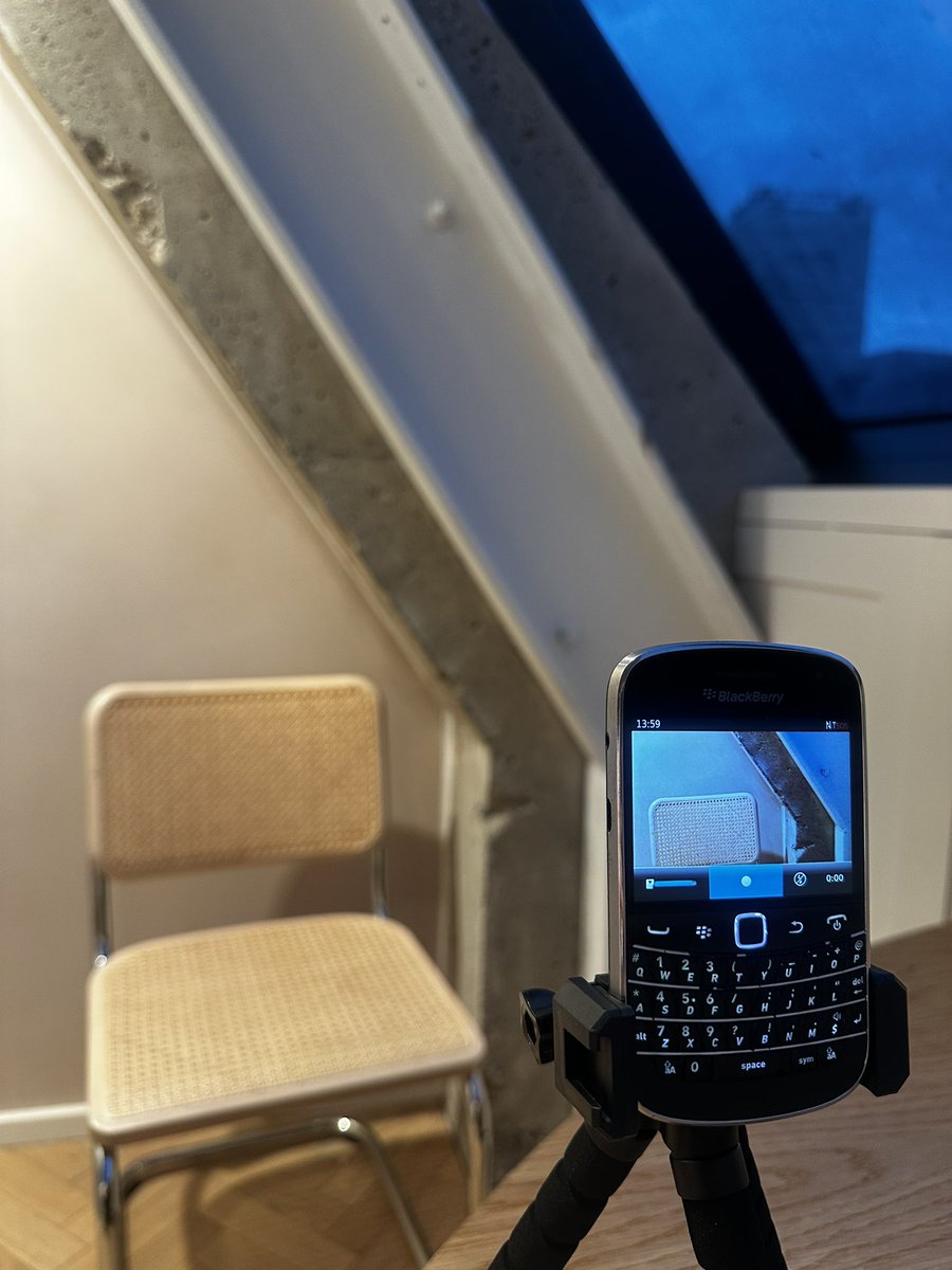 SE_shimku's tweet photo. Is this appropriate hardware to film some content? https://t.co/OwasKb28tB