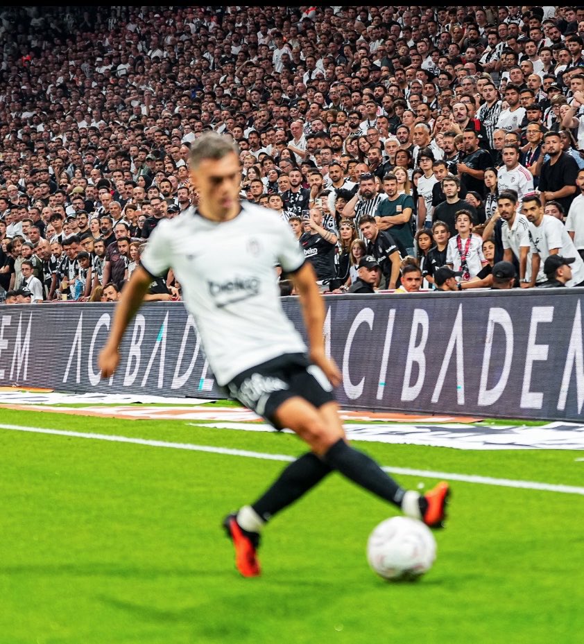 nocontextjk's tweet photo. İşte öyle bir futbolcu https://t.co/UmGNL6vJ7J