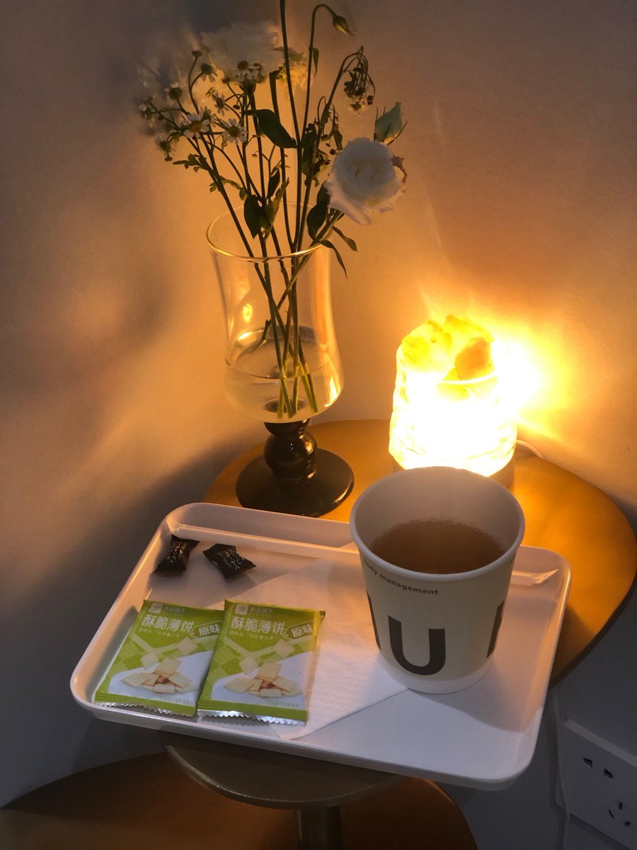 frant034495's tweet photo. Adjusting your sleep schedule Try waking 15 mins earlier daily, limit screens 1hr before bed—small steps = big energy boosts. Sleep better, live better https://t.co/wbCUQSIBKn
