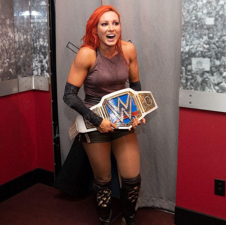 DeadlyAngelo97's tweet photo. The Irish Lass Kicker 🔥🐐
#SmackDown #WWEBacklash 2016
#BeckyLynch https://t.co/VwPglXpbEg