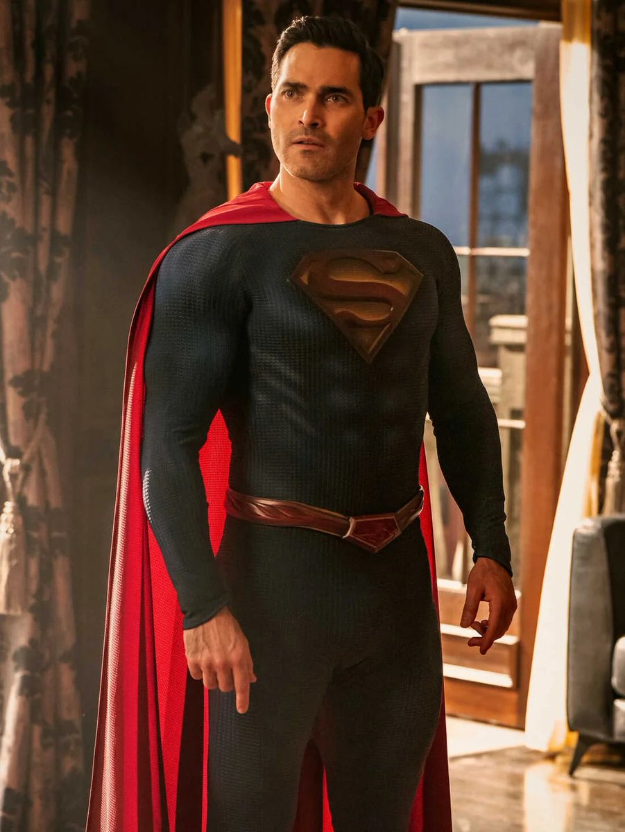 MundoSuperman's tweet photo. Hoy es el cumpleaños de Tyler Hoechlin, que nos dio un grandísimo #Superman en la serie "Superman &amp; Lois". Hoy cumple 39 años. ¡Muchas felicidades! https://t.co/nTX7rvGN0j