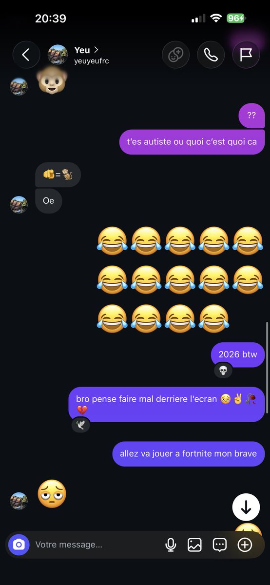 6spirz's tweet photo. Petit thread sur un raciste qui m’a dm il s’attendait pas a ce que j’men blc au final il a comprit qu’il était ridicule il a stoppé son cirque https://t.co/JDxeIC5f6f