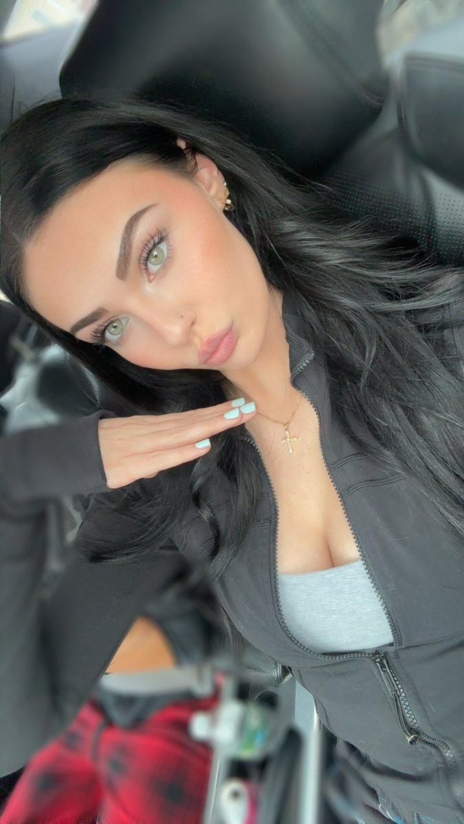 goddesssophieb's tweet photo. 🌀 Look into my eyes and lose it all 🌀 https://t.co/vWISunkU5r