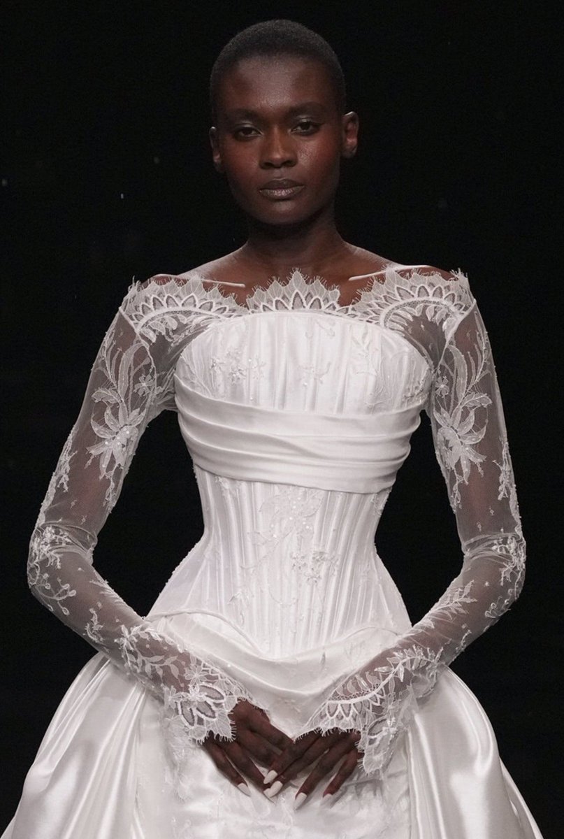 LaModeUnknown's tweet photo. The BRIDAL corset looks from ✨️Wiederhoeft✨️ Spring/Summer 2027.🪡

PS: lace, draping, snatched waist, embroidery... everything I love https://t.co/UAfIVGghiN