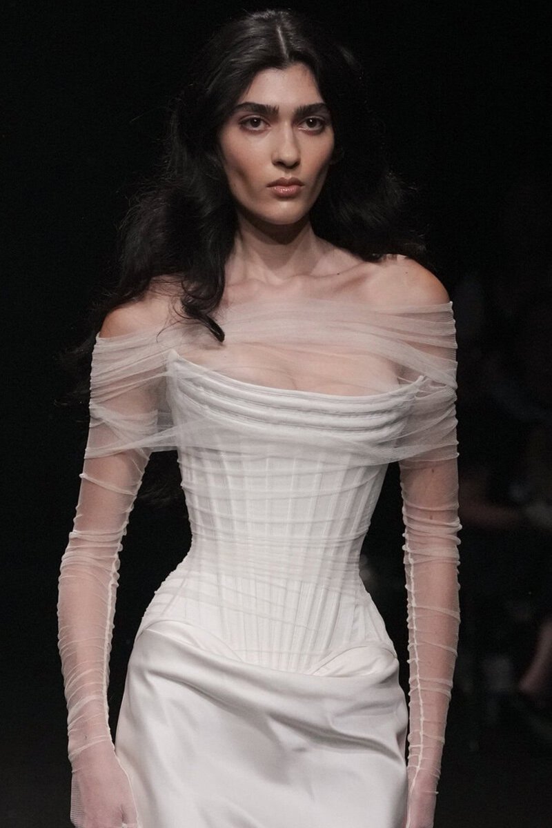 LaModeUnknown's tweet photo. The BRIDAL corset looks from ✨️Wiederhoeft✨️ Spring/Summer 2027.🪡

PS: lace, draping, snatched waist, embroidery... everything I love https://t.co/UAfIVGghiN
