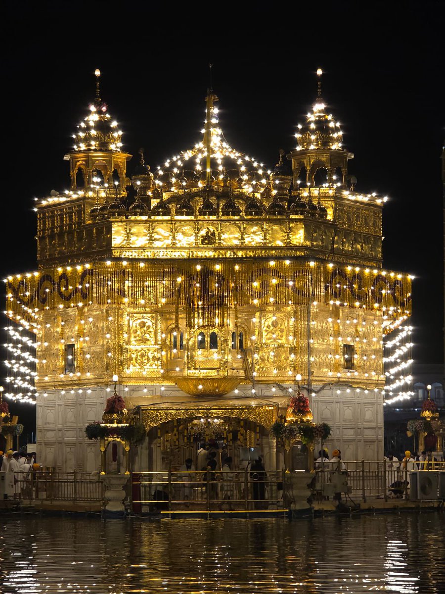 kskohli_f's tweet photo. Waheguru Sri Guru Granth Sahib Ji De Prakash Purab diyan Aap Sab Nu Beant Beant Beant Beant Vadhaayeean 

KAMTREEN-E-KAMTREEN Kulvinder Singh Pamoist. 🌹🙏 https://t.co/8YLwZFMVfo