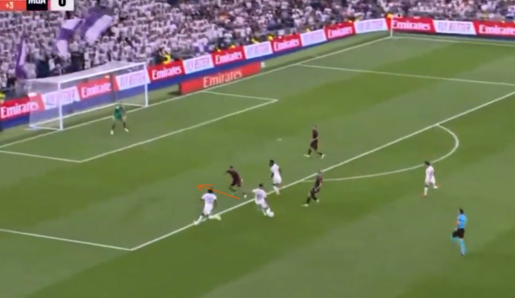 eyyupsayli's tweet photo. @BogaDeTurco if Mbappe passed to left here, they have another goal... That is not a "TEAM"mate https://t.co/Lm8vmVYdKl