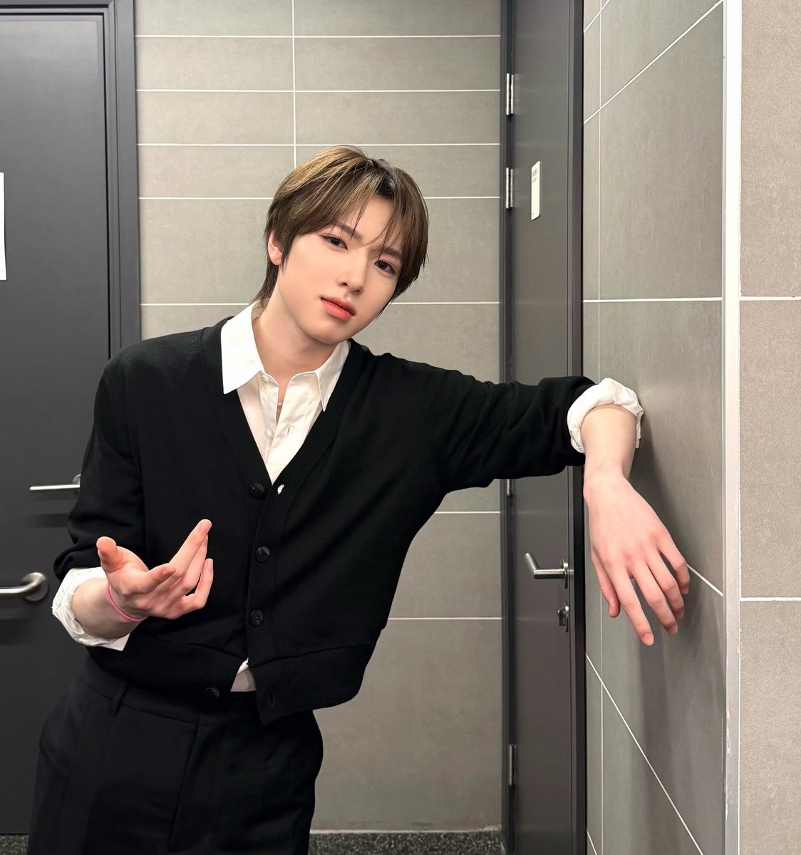 Psakuya_'s tweet photo. 꺼드럭표정 진짜 개기야움,, 사쿠 많이 커서 얼굴선 성숙해진것점 봐,,, https://t.co/vezrgbLlY4