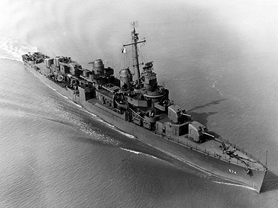 greatfleet1945's tweet photo. おはようございマスタング！
写真は駆逐艦　ジョン・ロジャース（USS John Rodgers DD-574） https://t.co/4cAMebdch5