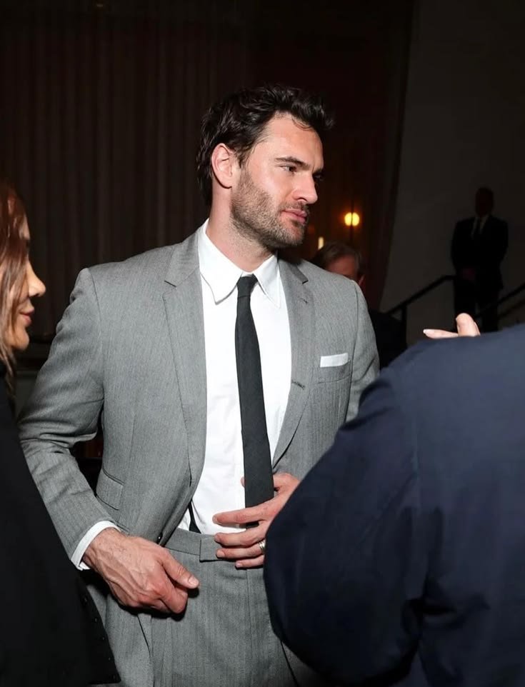 itsandreavargas's tweet photo. theo james + tom ellis = TOM BATEMAN , EN FIN AMO LOS BRITANICOS :) https://t.co/M4yMcvXCkz