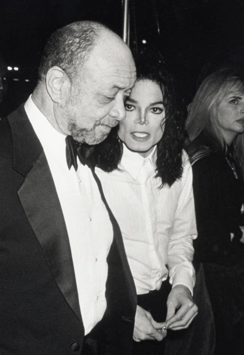 michaelzzip's tweet photo. Bill Bray &amp; Michael Jackson, 1993 https://t.co/u5d9iIe9Pe