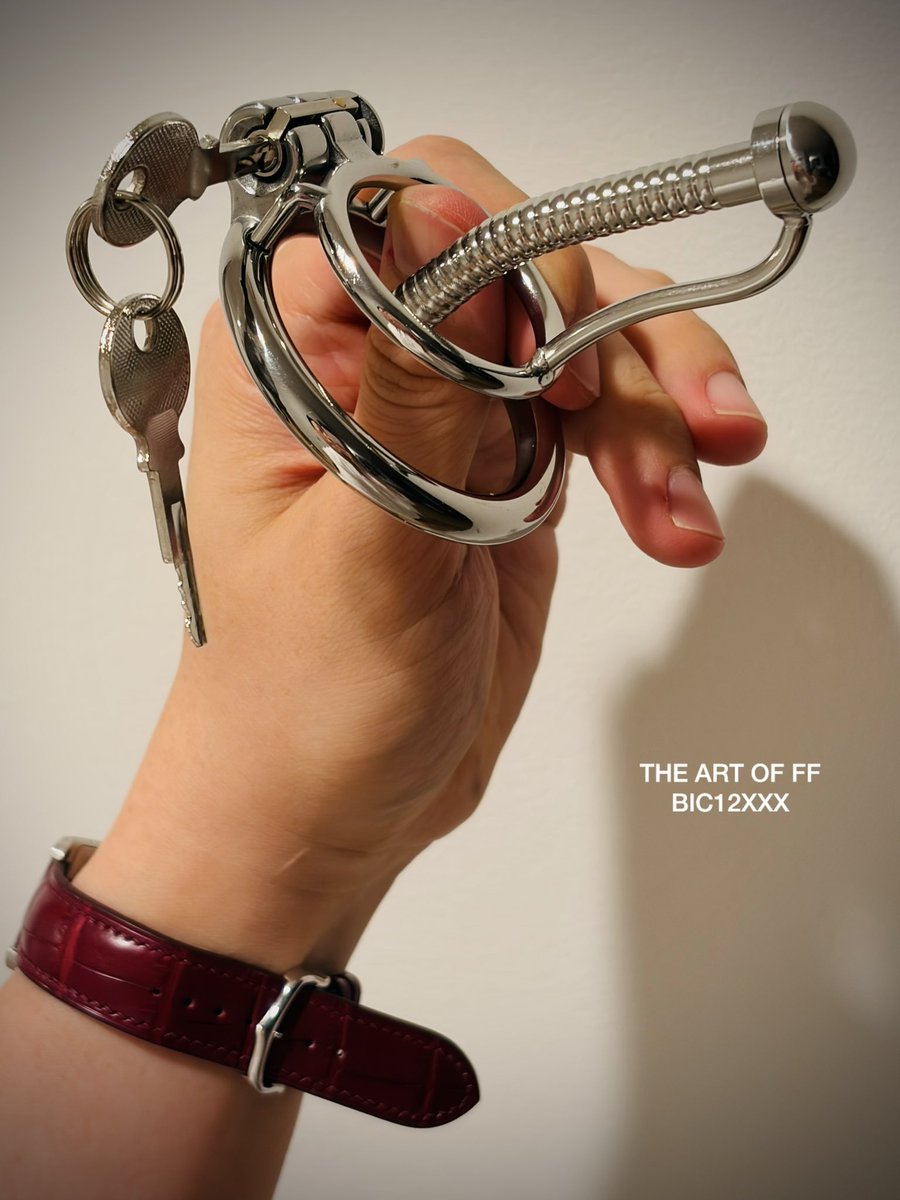 bic12XXX's tweet photo. The dick is nothing but a distraction to relaxing, dilating and taking bigger things up your muscle cunt. Right? https://t.co/FKv8GDpHfD
