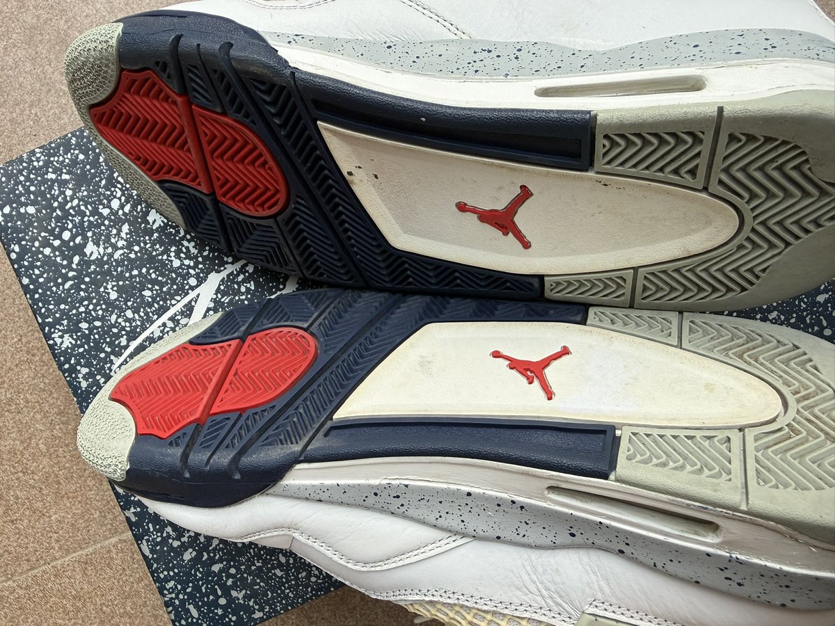 putravida27's tweet photo. wts jorda retro 4 midnight navy ready cod jogja https://t.co/VYPWhhnB0z