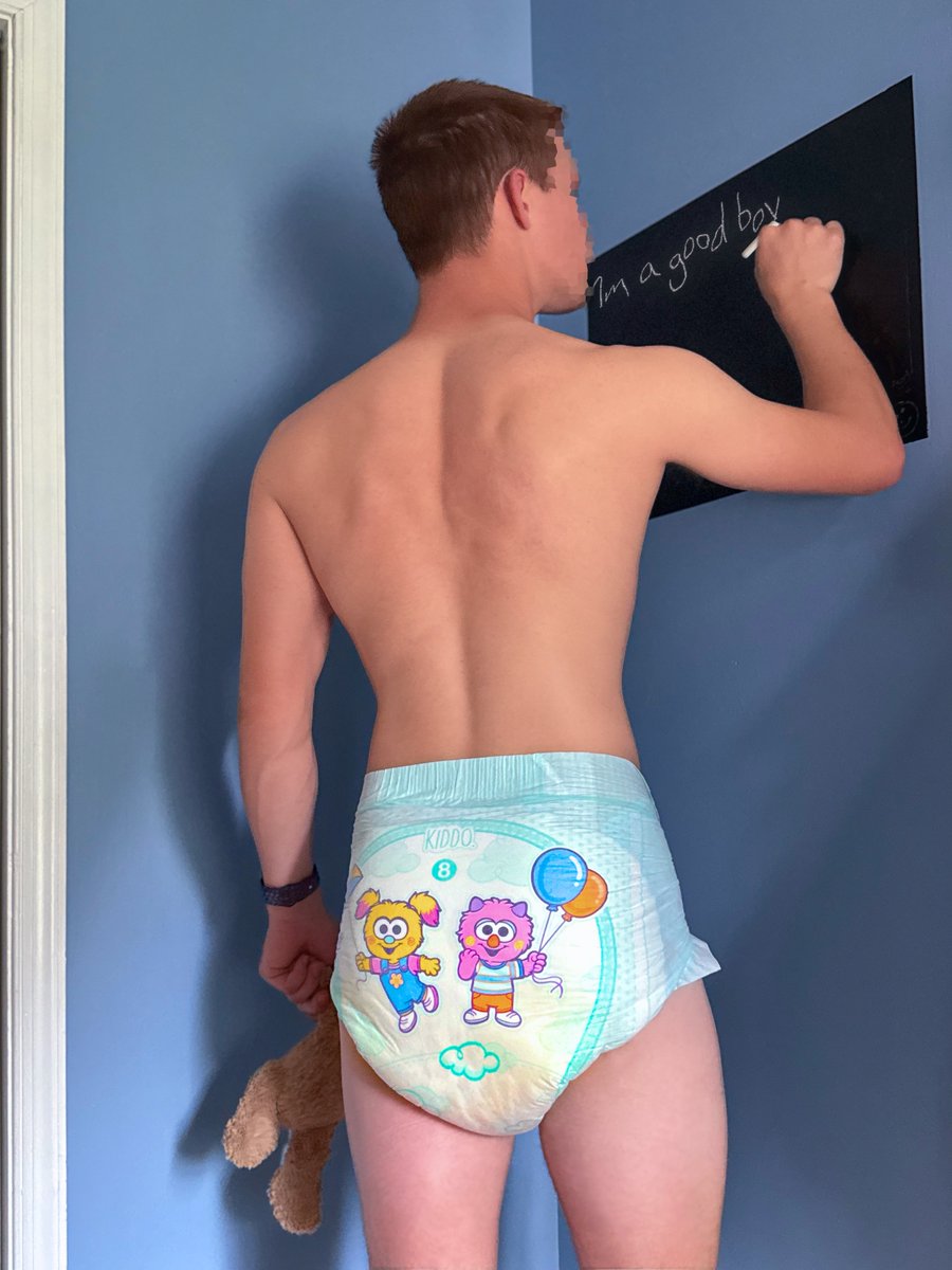 Diaperkid07's tweet photo. Just a good boy following instructions #abdl https://t.co/egI5AXFiYo