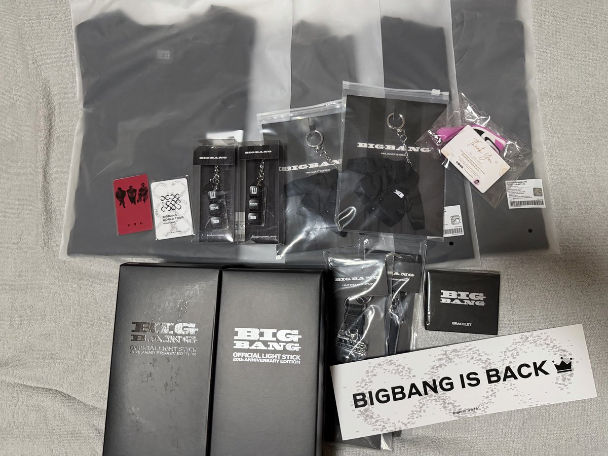 BB518YB's tweet photo. The merch has finally arrived🎹
Thank you po @seoulmies_kshop 
Super fast and smooth transaction!
#seoulmiesproofs https://t.co/3SMSPup8eu