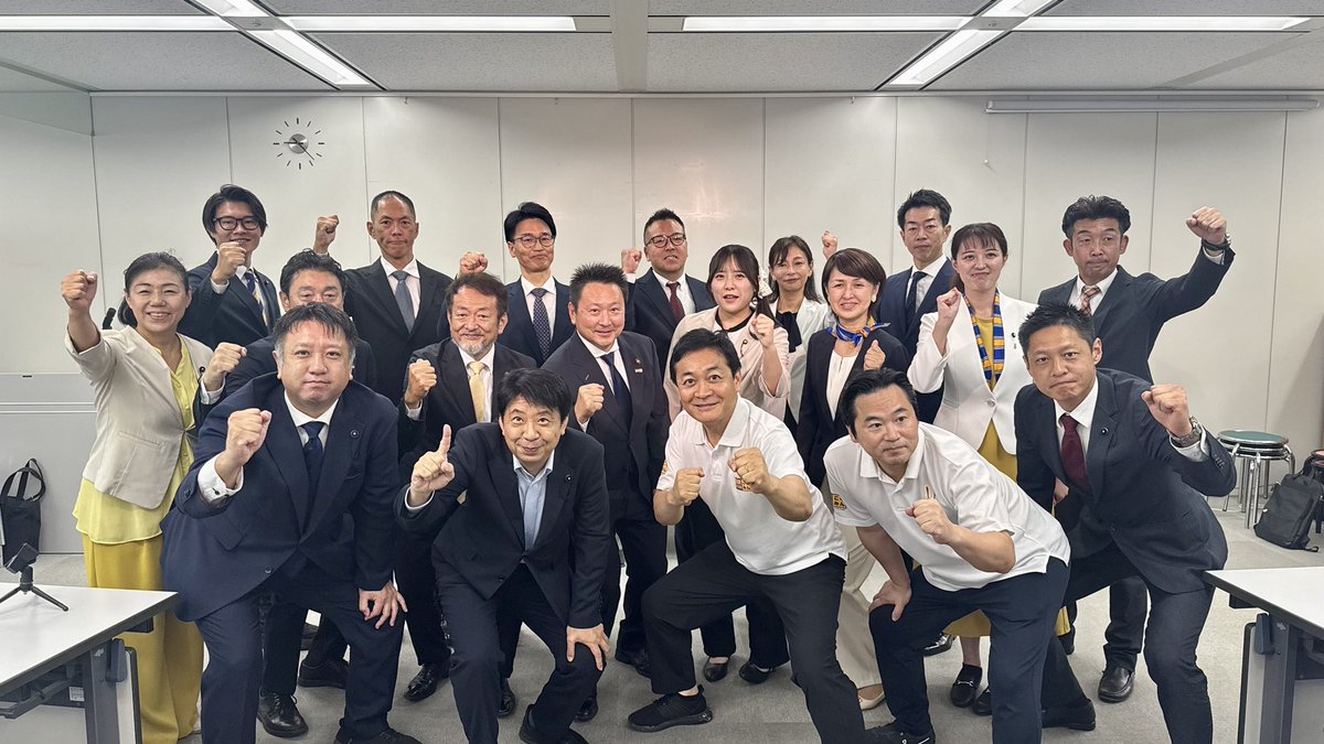 tamakiyuichiro's tweet photo. 今朝は、国民民主党香川県連として来春の統一地方選挙に向けた第一次公認（22名うち新人9名）を発表しました。

最終的にはすべての市町に50名を超える候補を擁立していきたいと思います。

9月末を期限に第2次公募を行っていますので、お待ちしています。一緒に香川から政治を変えていきましょう。

https://t.co/qQGZK64mpW

#国民民主党 #香川県