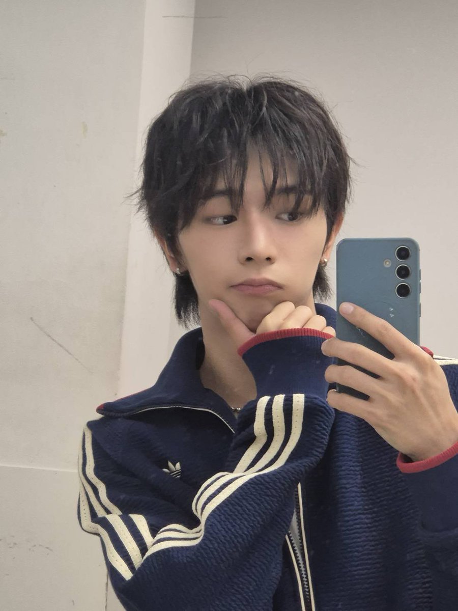 CMDM_JAPAN's tweet photo. 僕すぐまた来るから！
少しだけ待ってて

#CMDM #씨엠디엠 
#ヒジュ #희주 
#HeeJu https://t.co/Cs4g4crvP1