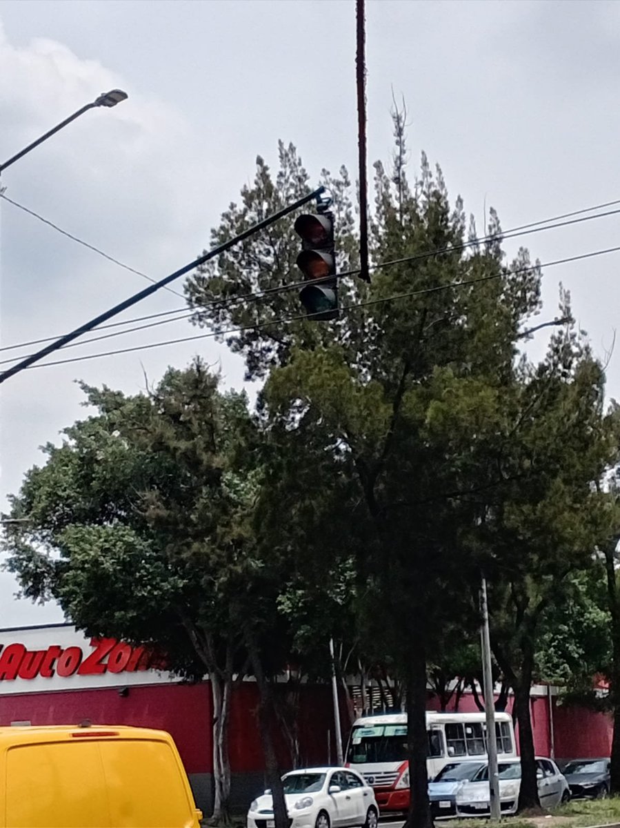 Haydeesaudi's tweet photo. Urge reparar semáforo calle 3 y eje Xochimilco col agrícola Pantitlán cp 08100 los autos se avientan y es el 1 er semáforo que viene del metro Pantitlán dirección Nezahualcóyotl 
@SSC_CDMX https://t.co/1xfml67st1
