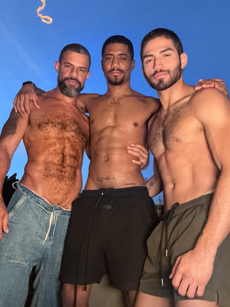 Jamesvillarxxx's tweet photo. Muita piroca no cuzinho dele 😈🔥🤤 https://t.co/f1SvnXrtga