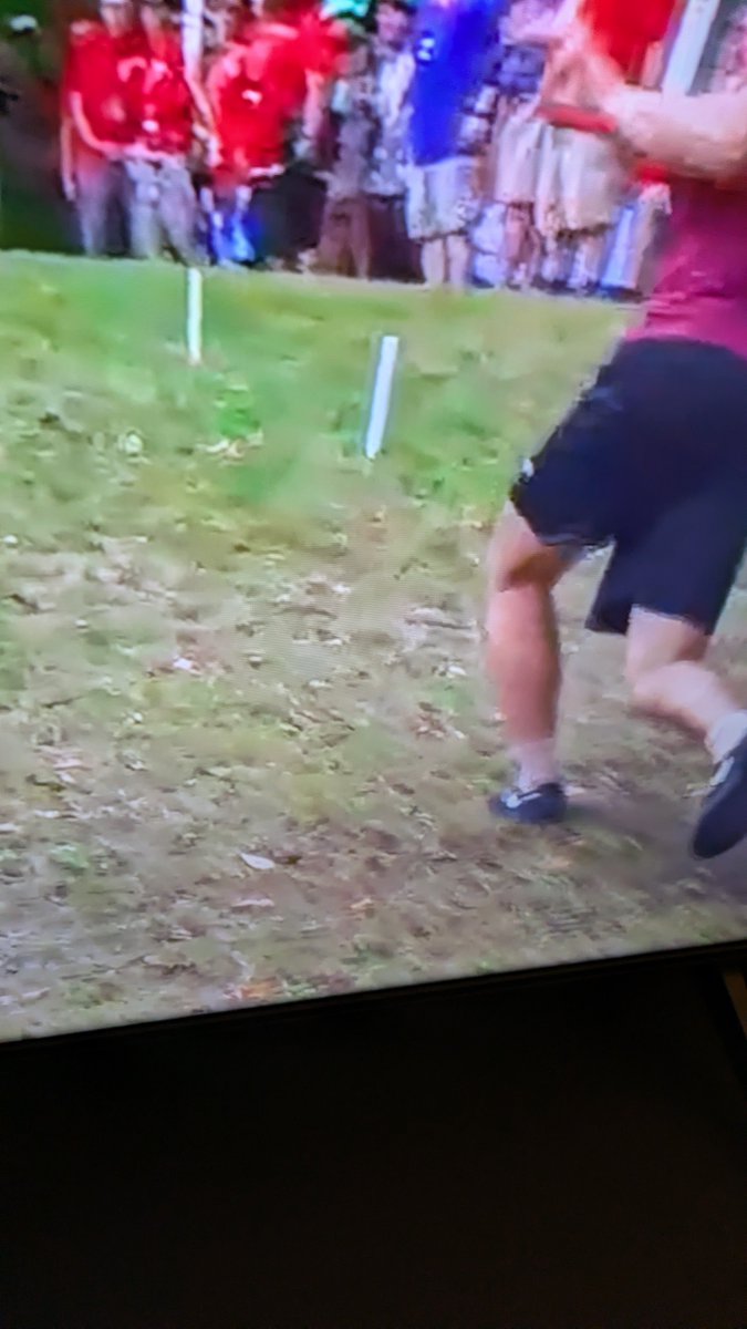 DonaldStoner97's tweet photo. @FDG_trevor Hole 17, 18, playoff hole. All foot faulted in the same way https://t.co/17CzeBl3so