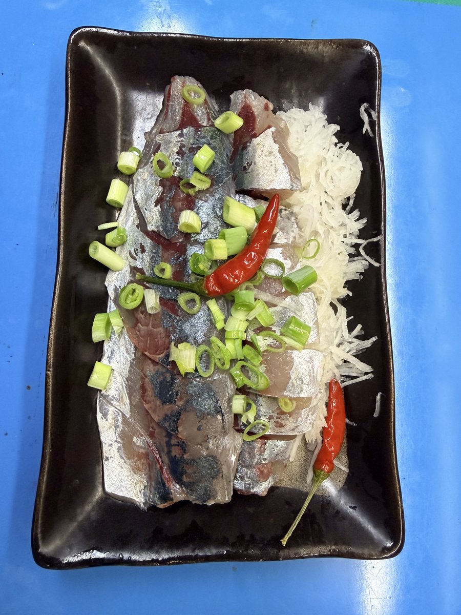 ajito9866's tweet photo. お客さんが釣った魚でご馳走してくれました。おいしかったです。釣りの楽しみはこれですね！ https://t.co/zVg61eMGHs