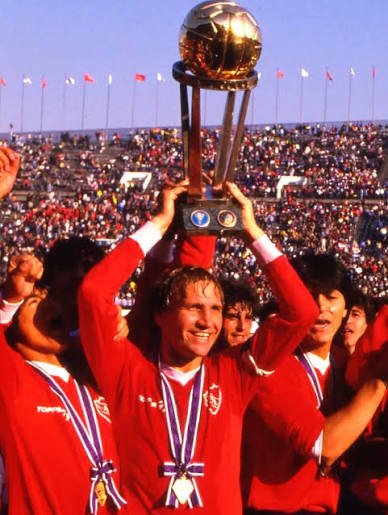 SiempreParaCAI's tweet photo. Sé que volveremos a ser lo que una vez fuimos 🙌 Es con @listarojacai 🚩 @lucianonakis presidente 🇦🇹 Dirigente de fútbol ⚽️ rodeado de gente del fútbol 👌 #Independiente https://t.co/PIWotGjph1