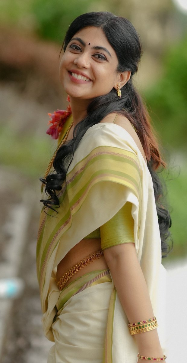 INDACTRESSPIC's tweet photo. Nayana Elza in full Kerala glow.
#NayanaElza 

Happy Morning Friends https://t.co/j4VhrzwwMC