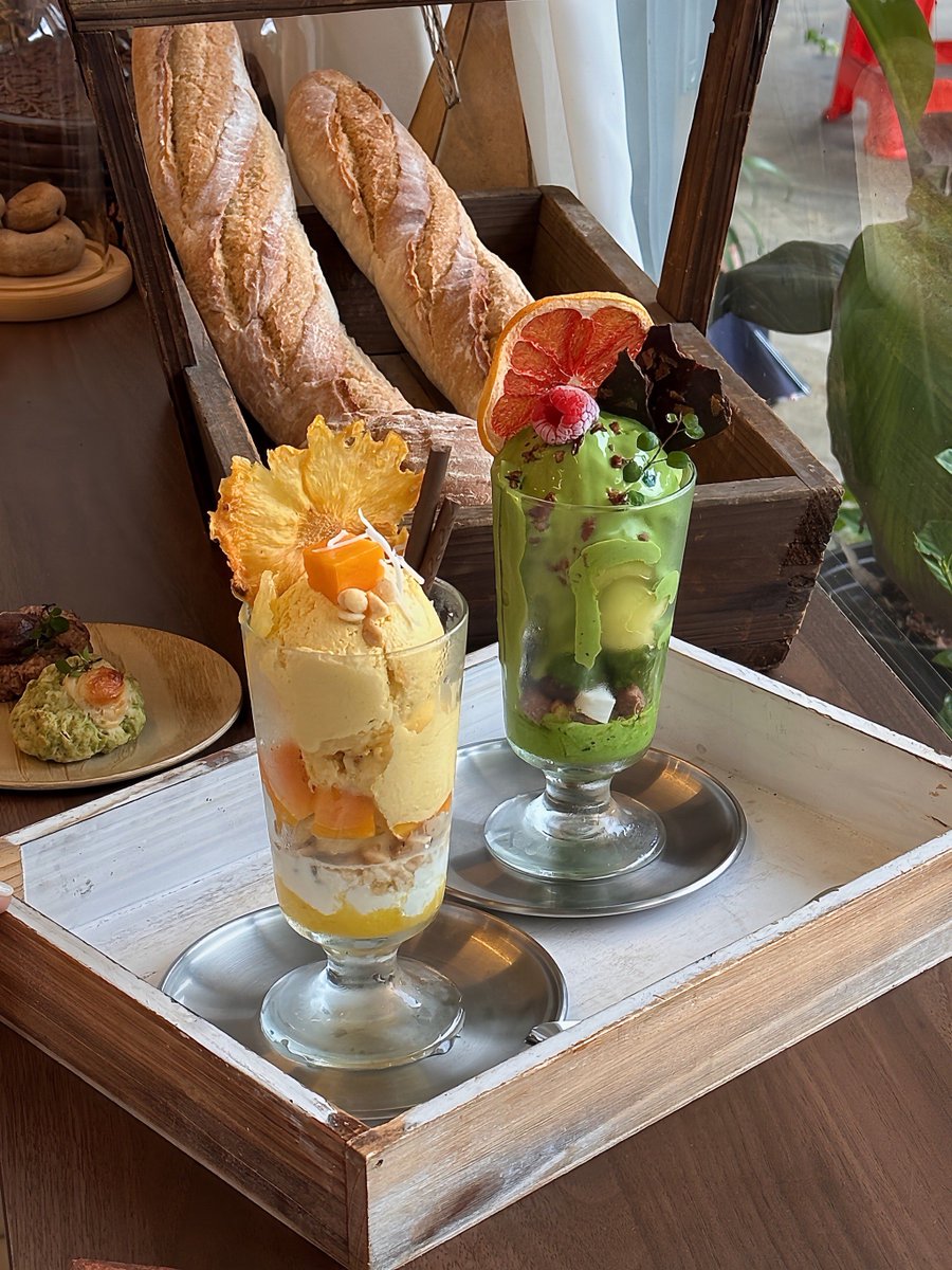 ChorariaParas's tweet photo. Tucked in a tiny hole-in-the-wall: warm Japanese matcha parfeit with red bean bits and crispy mochi! A perfect sweet pick-me-up after exploring the city’s narrow lanes. https://t.co/Xr1VMdgMxw