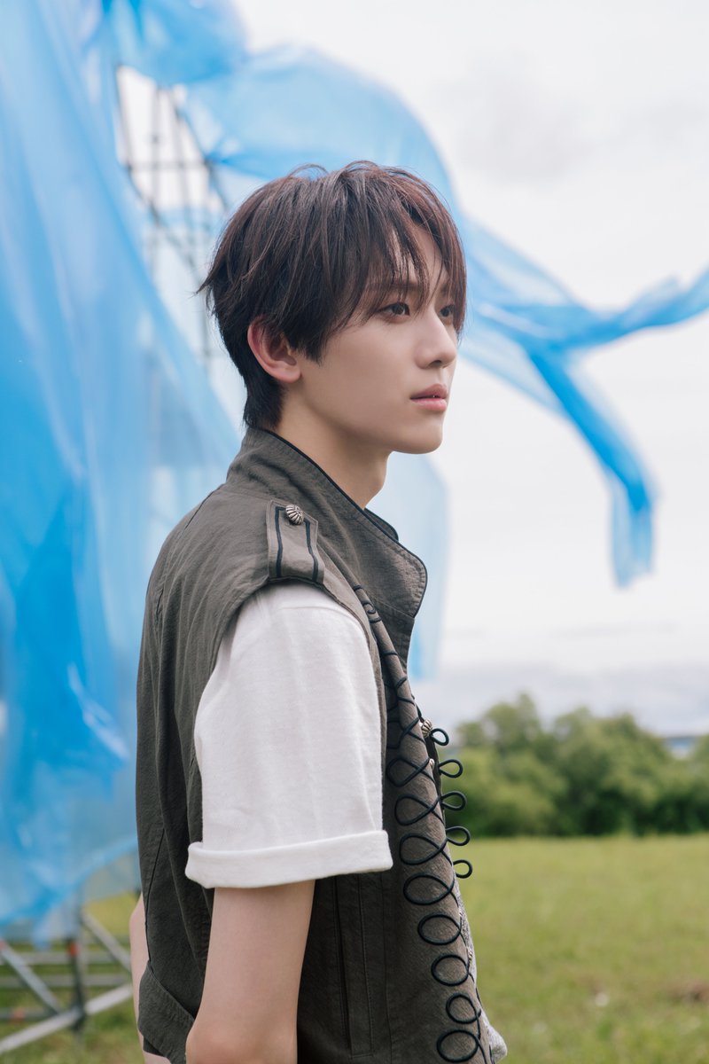 hrtzwav's tweet photo. 'MOMENTUM' IMAGE TEASER 3
#YOUNYOUNGJUN #윤영준
 
hrtz.wav 2nd Mini Album
[The Second Wave : MOMENTUM] 
2026.09.09 6PM (KST) 
 
#hrtzwav #하츠웨이브 
#TheSecondWave_MOMENTUM 
#MOMENTUM https://t.co/k2WMrBUyKb